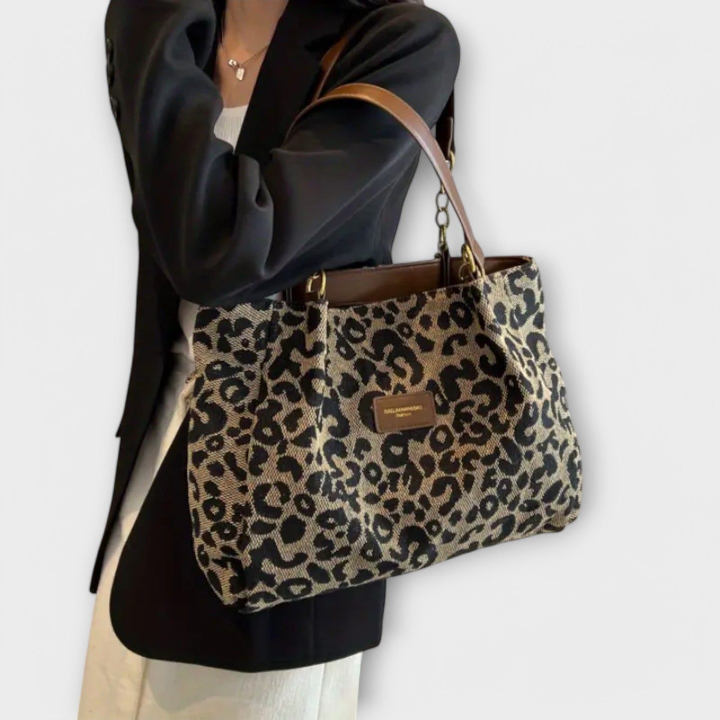 Women's Shoulder Bag with Versatile Design and Spacious Interior