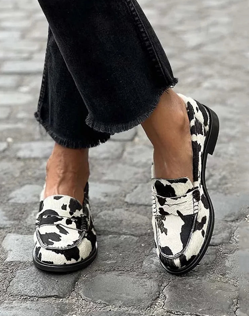 Women's Classic Loafers with Timeless Design and Versatile Style