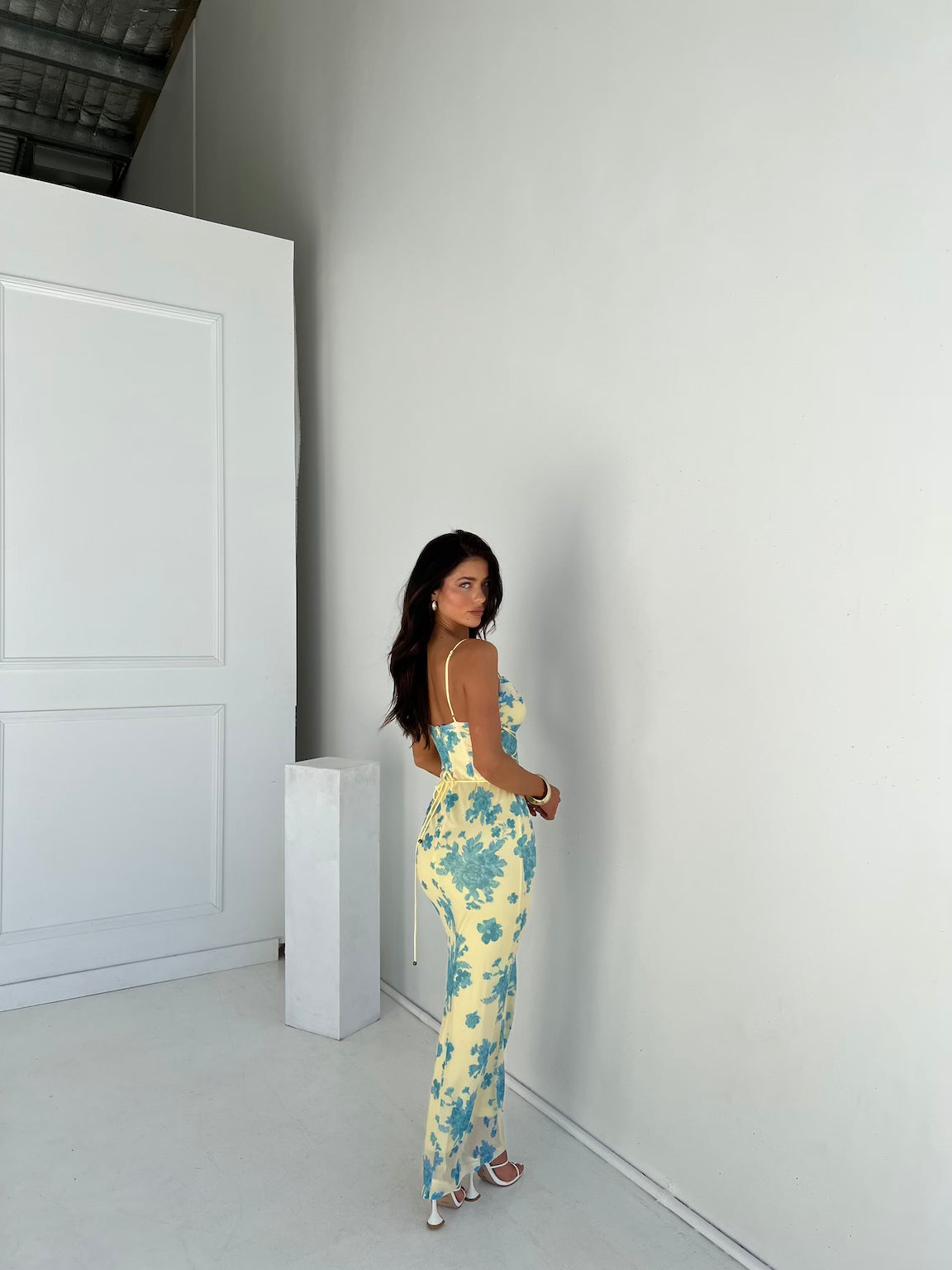 Women's Floral Maxi Dress with Flowing Skirt and Short Sleeves