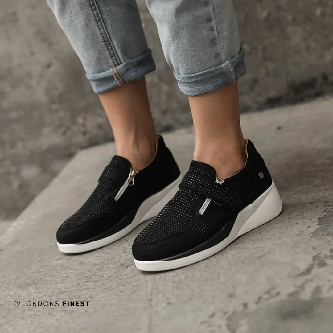 Women's Supportive Footwear with Cushioned Insole and Adjustable Straps