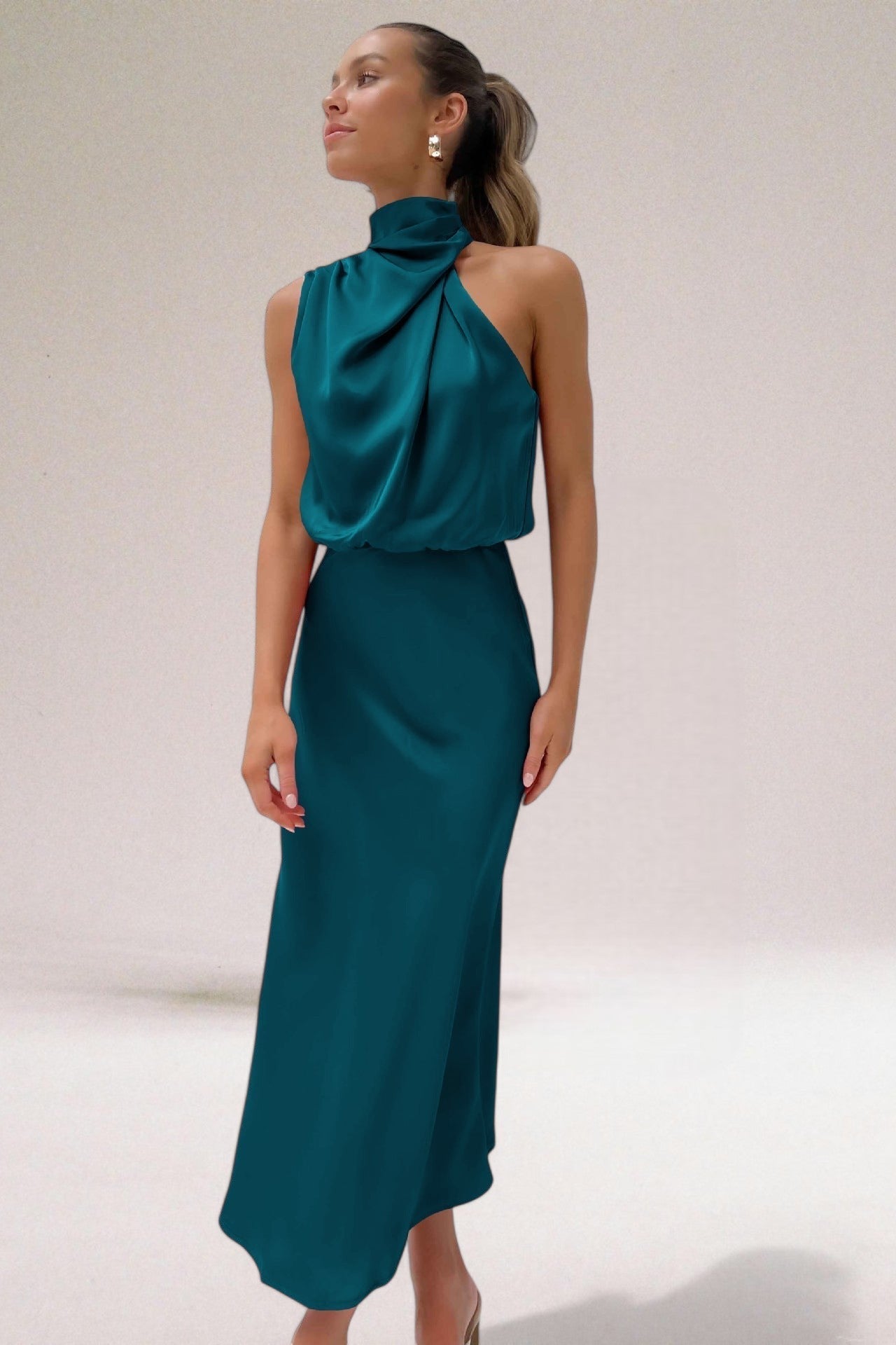 Women's Halter Neck Dress with Adjustable Straps and Flowy Design