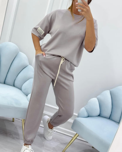 Olivia |  Short Sleeve Set with Relaxed Fit and Versatile Design