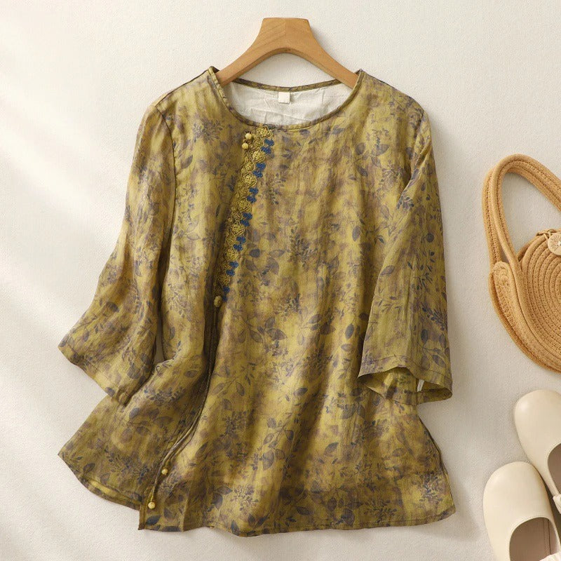 Women's Relaxed Blouse with Floral Print and Lightweight Fabric