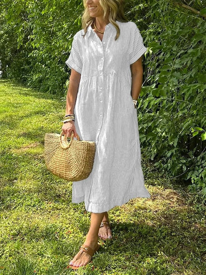 Women's Button-Up Shirt with Striped Pattern and Classic Fit