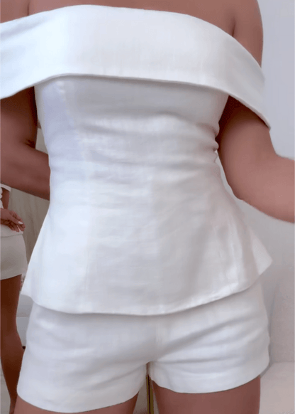 Women's Two-Piece Suit with Tailored Fit and Classic Design