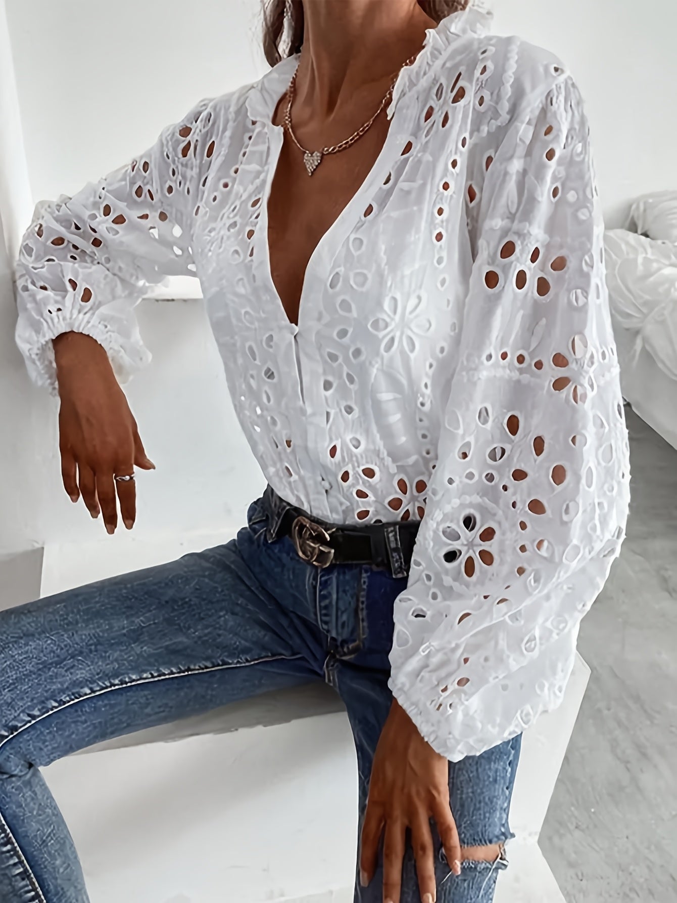 Women's Floral Long-Sleeve Blouse with Button Closure and Lightweight Fabric