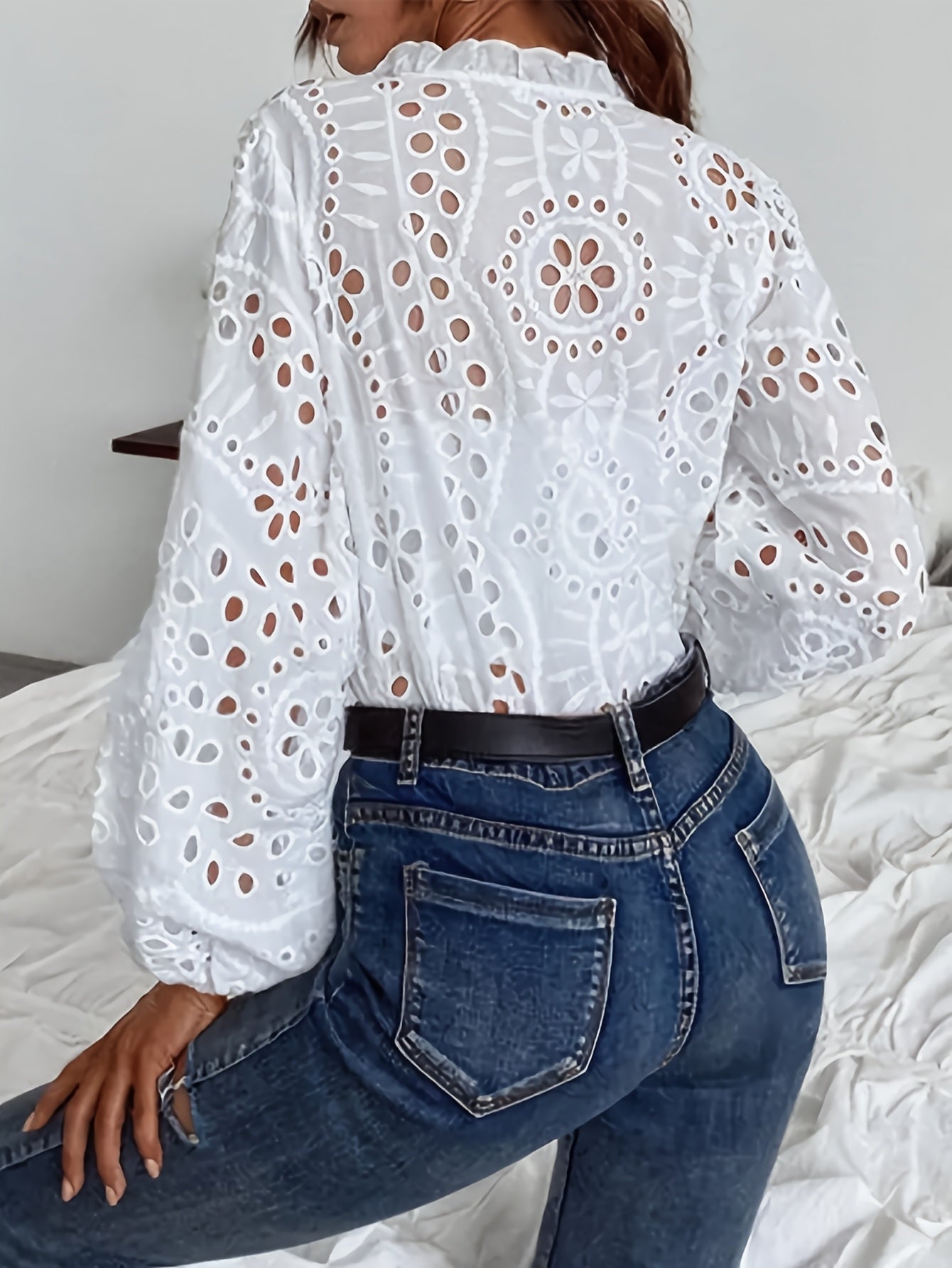 Women's Floral Long-Sleeve Blouse with Button Closure and Lightweight Fabric