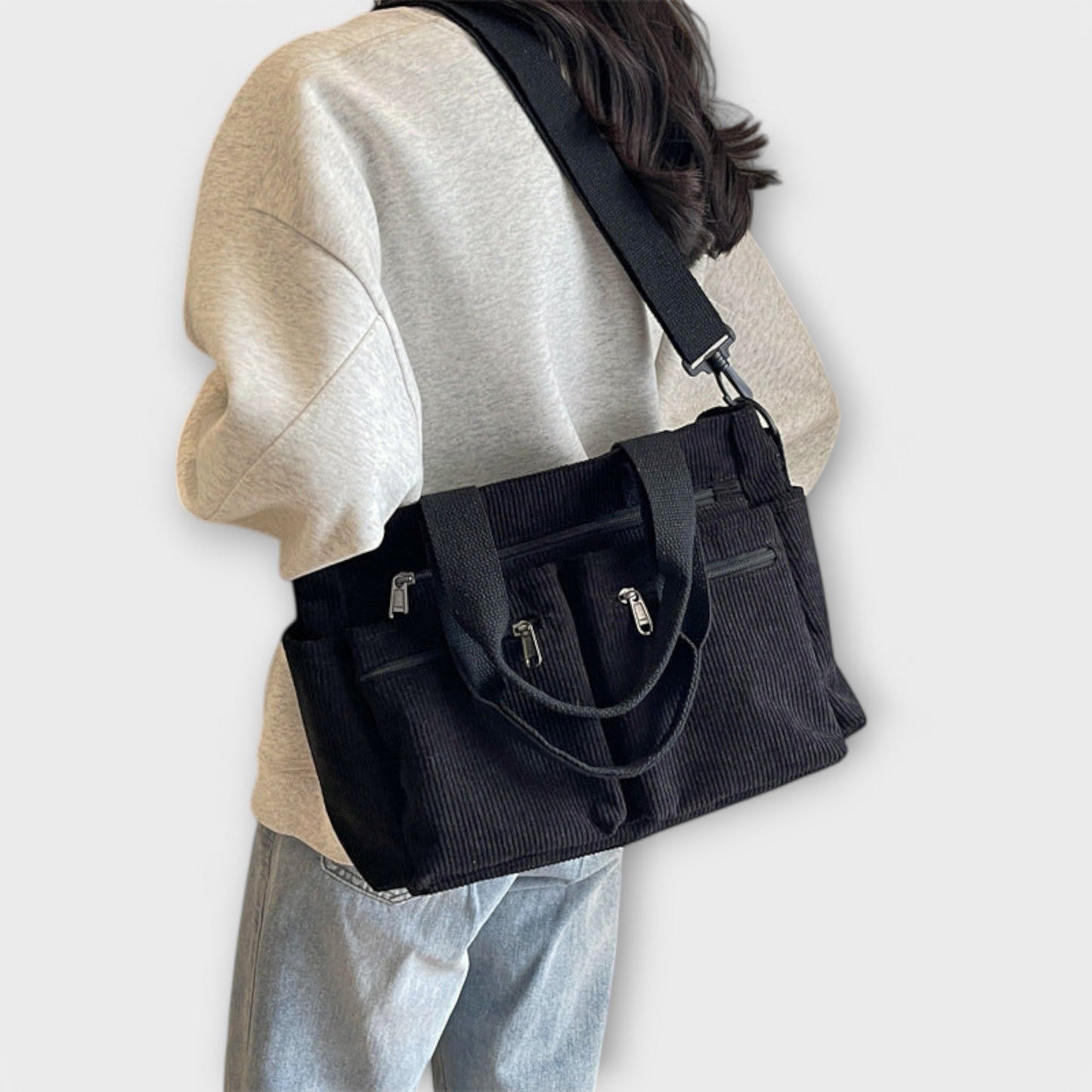 Women's Versatile Tote Bag with Spacious Interior and Durable Design