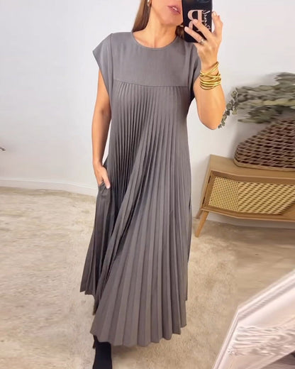 Women's Pleated Maxi Dress with Flowing Design and Versatile Style