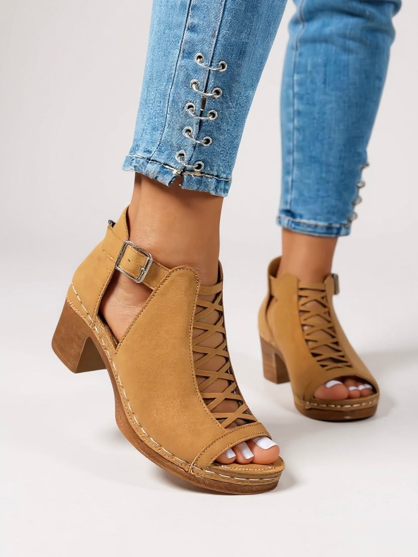 Women's Cushioned Sandals with Adjustable Straps and Arch Support
