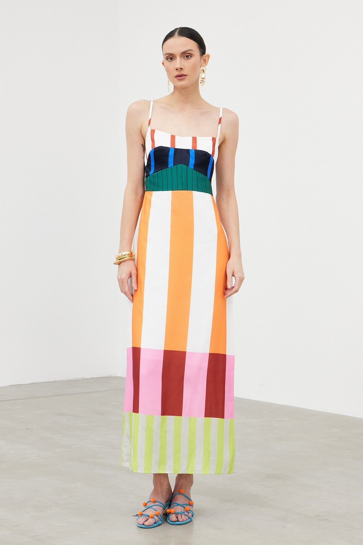 Flowy Maxi Dress with Thin Straps – Relaxed Comfort & Summer Style