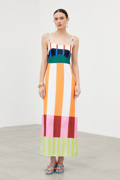 Flowy Maxi Dress with Thin Straps – Relaxed Comfort & Summer Style