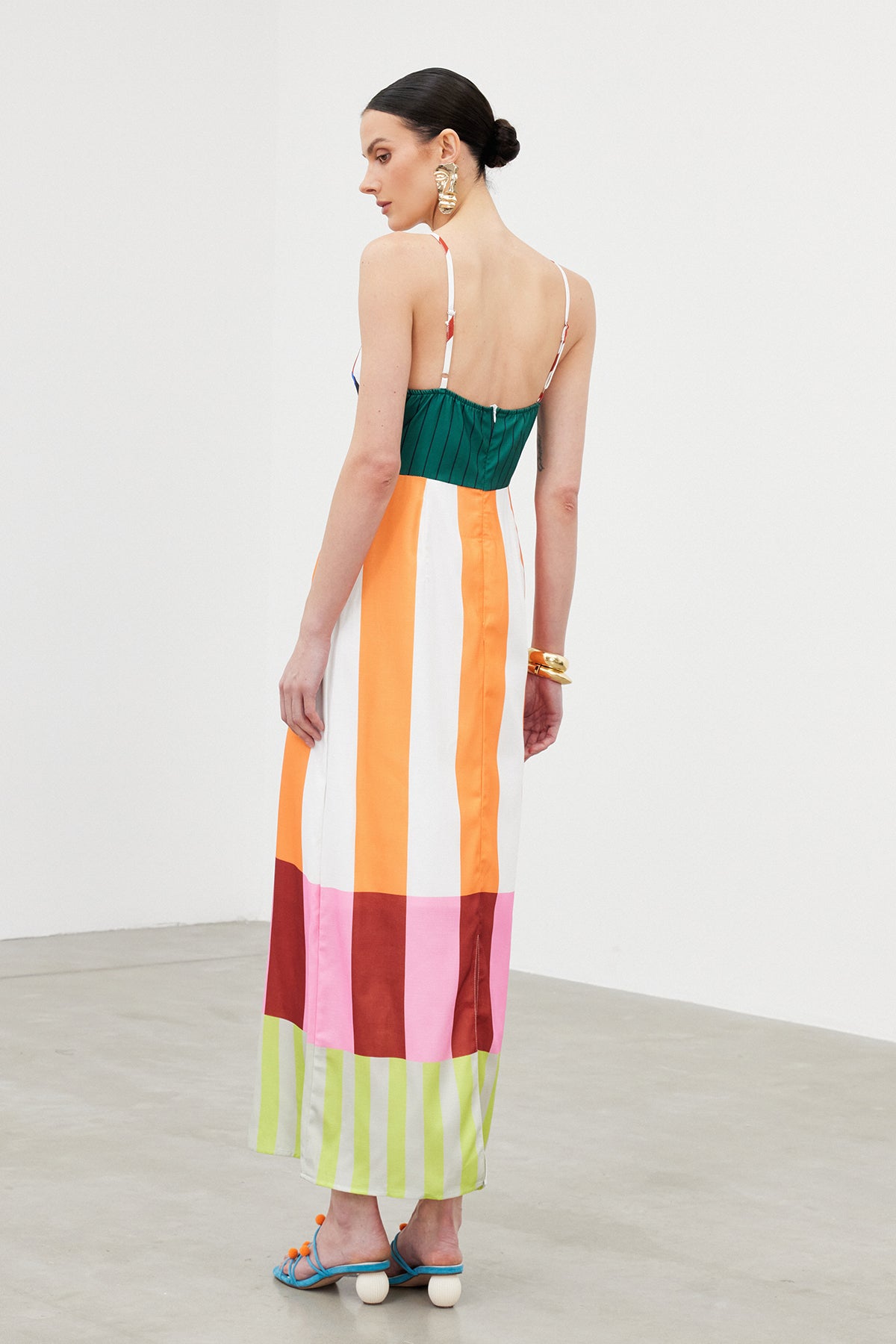 Flowy Maxi Dress with Thin Straps – Relaxed Comfort & Summer Style