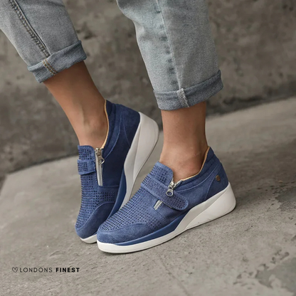 Women's Supportive Footwear with Cushioned Insole and Adjustable Straps