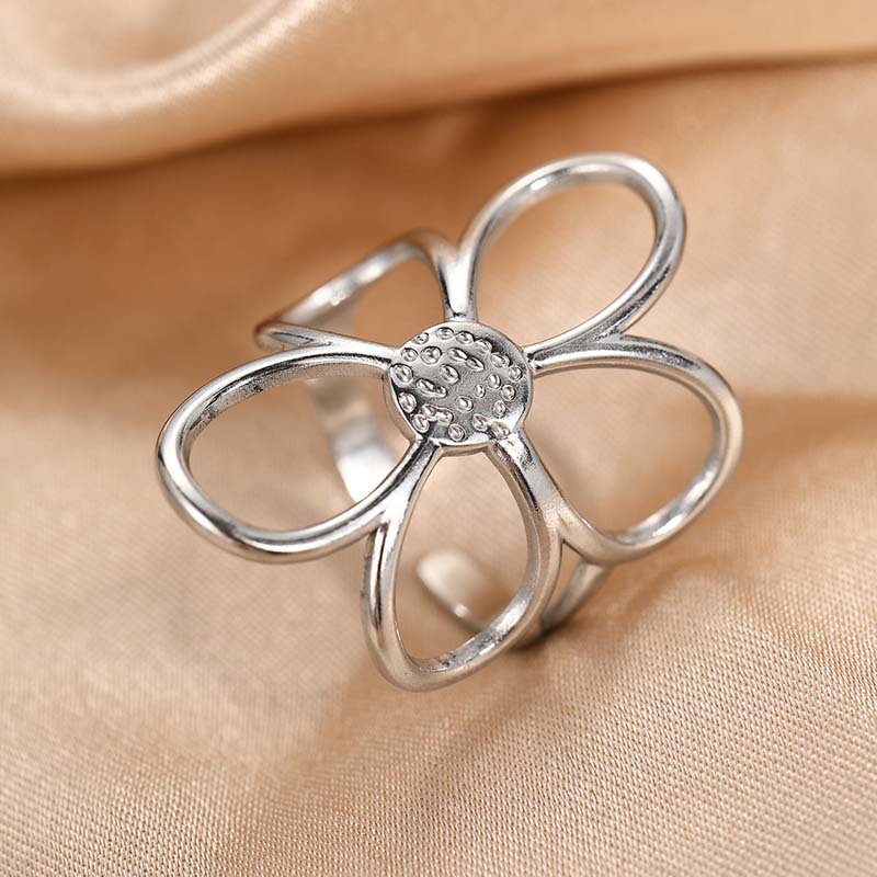June Garden Daisy Ring