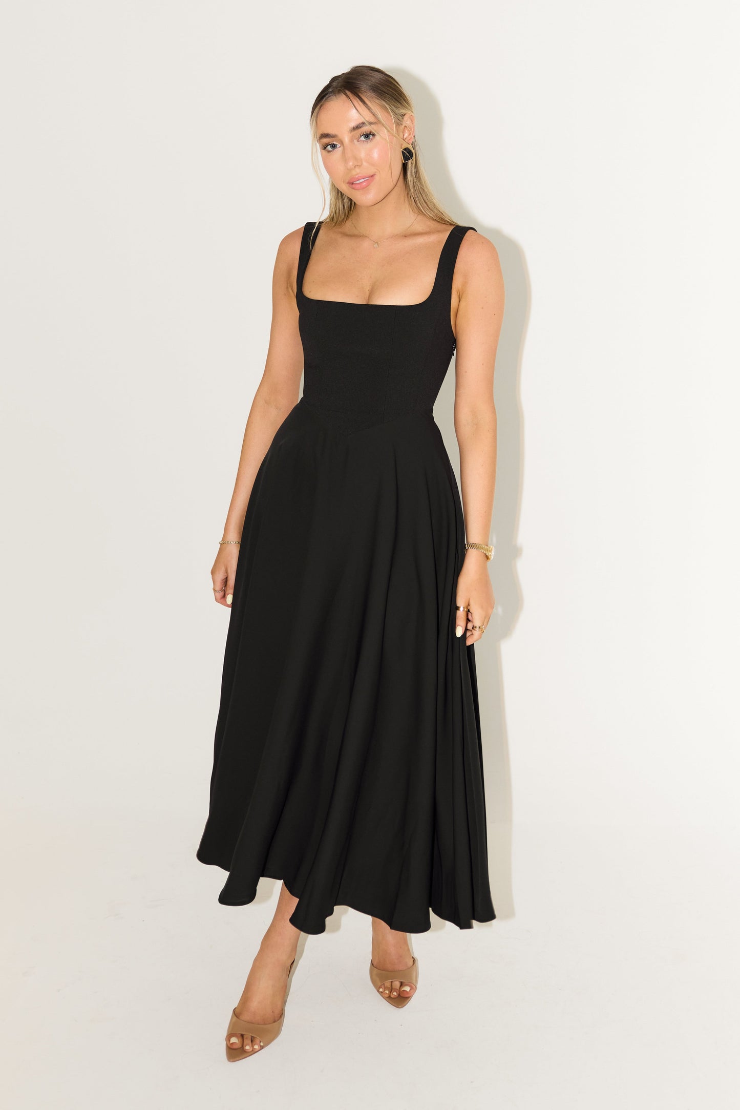 Women's Flowing Midi Dress with Adjustable Straps and Flared Hem