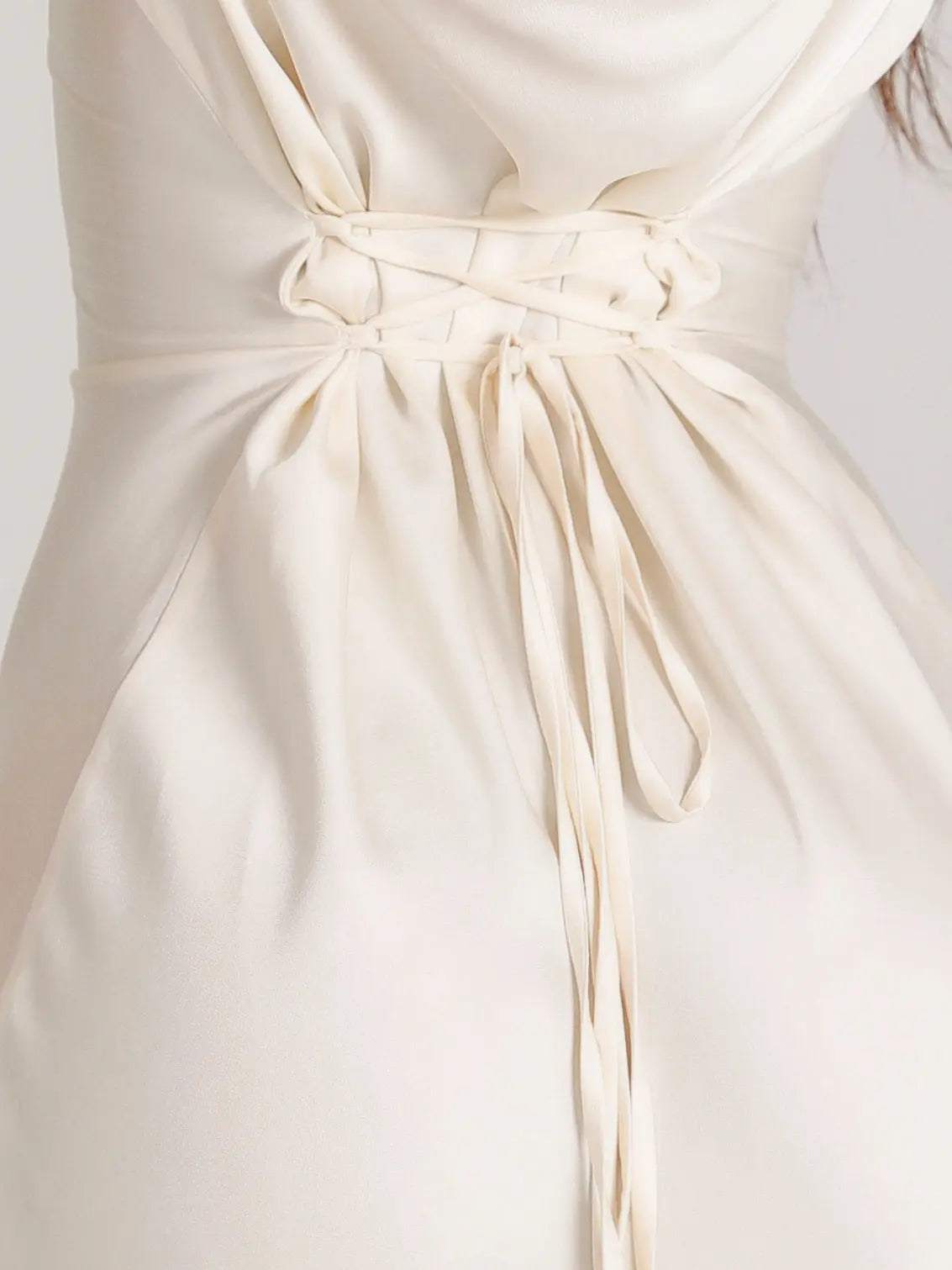 Luxurious Draped Long-Sleeve Satin Evening Floor-Length Maxi Silhouette Elegant Dress