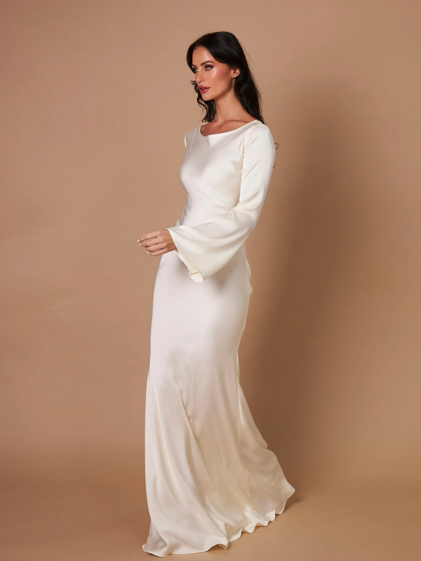 Luxurious Draped Long-Sleeve Satin Evening Floor-Length Maxi Silhouette Elegant Dress