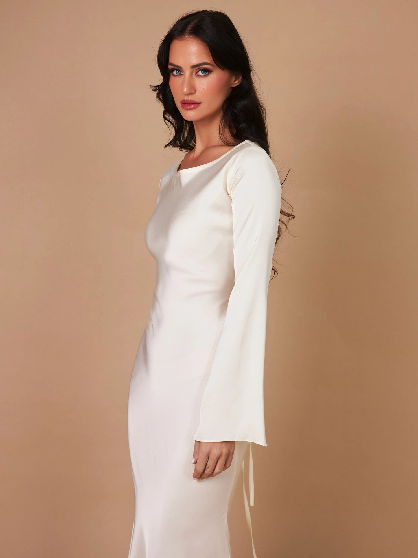 Luxurious Draped Long-Sleeve Satin Evening Floor-Length Maxi Silhouette Elegant Dress