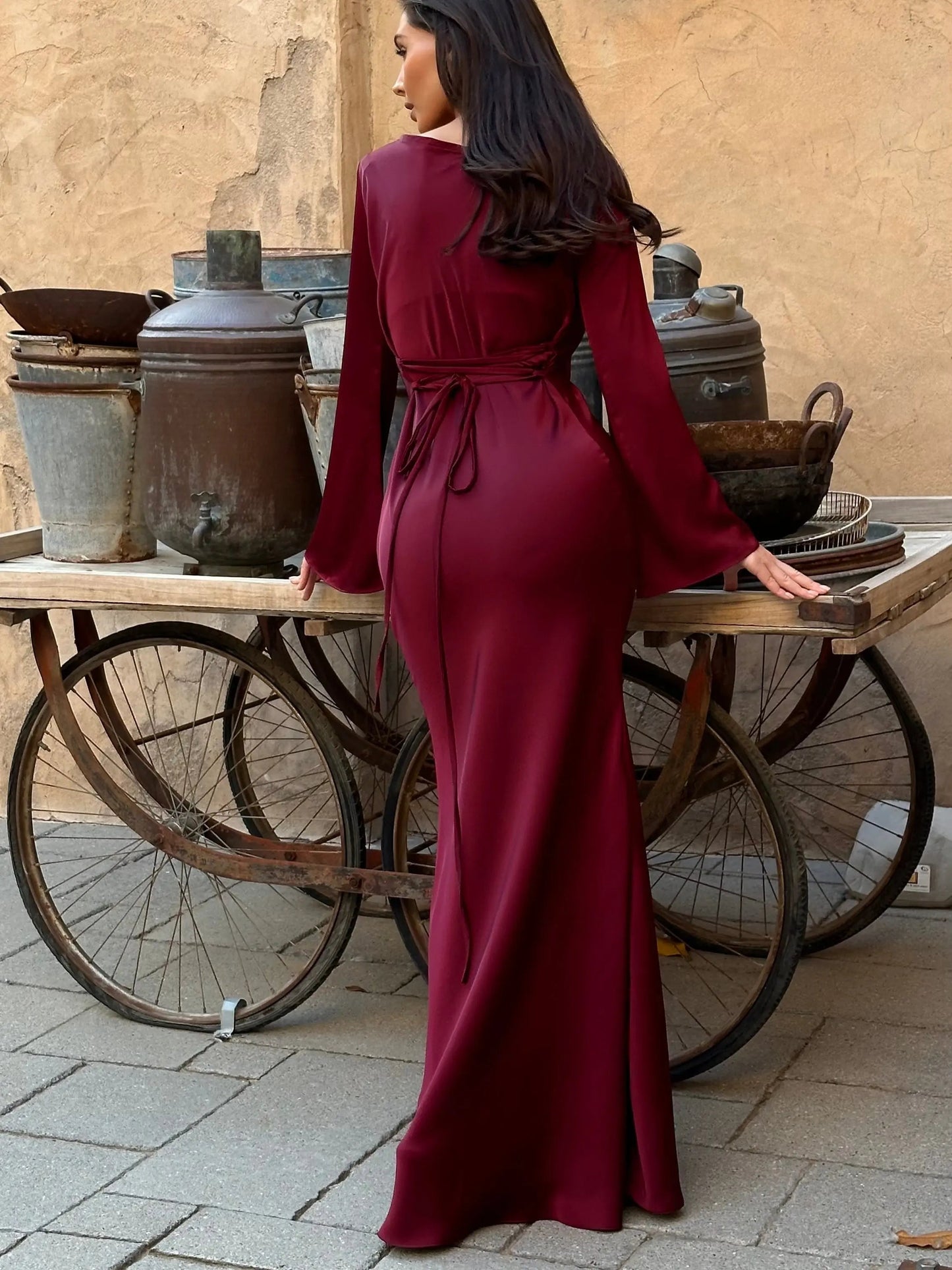 Luxurious Draped Long-Sleeve Satin Evening Floor-Length Maxi Silhouette Elegant Dress