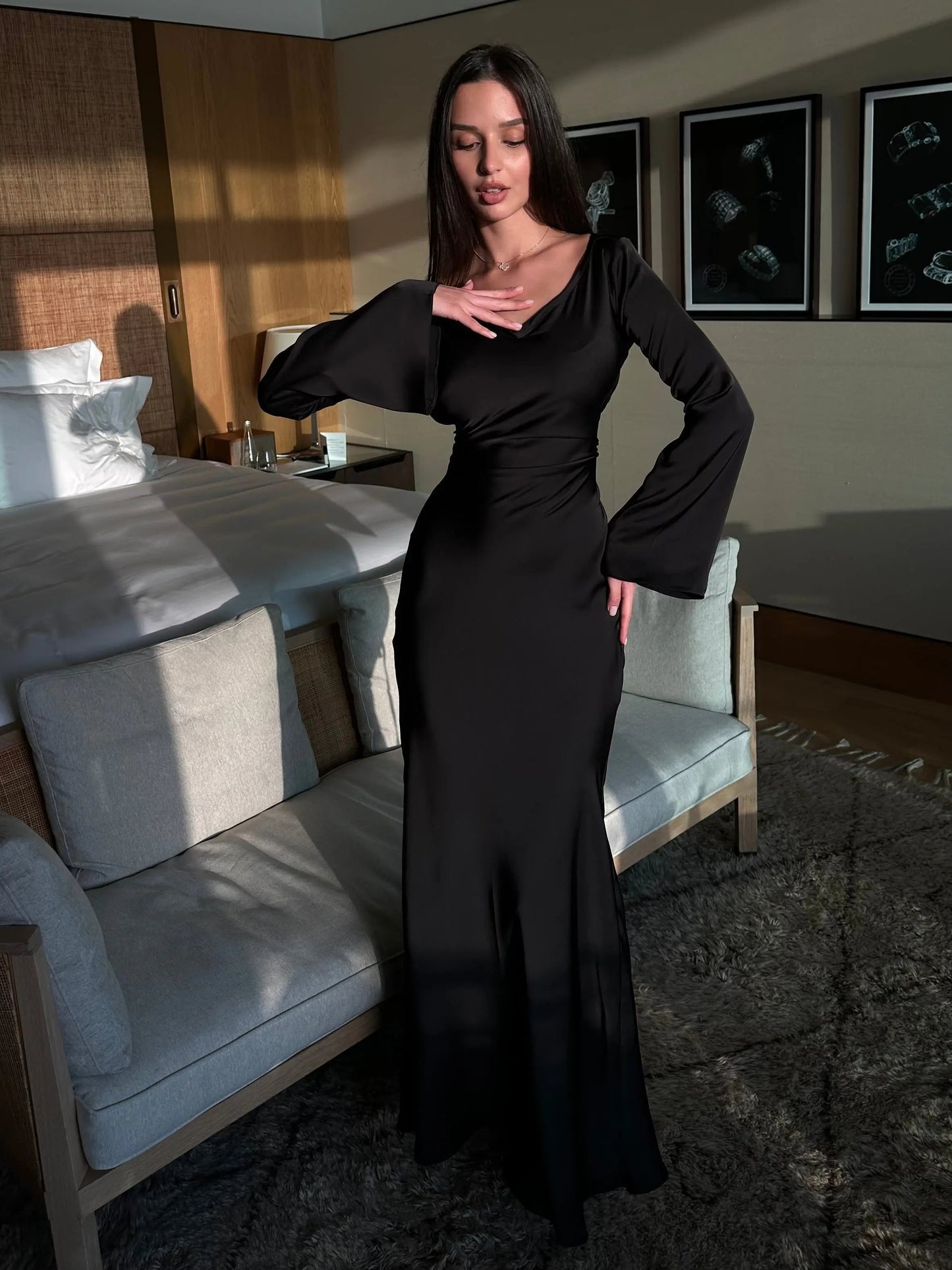 Luxurious Draped Long-Sleeve Satin Evening Floor-Length Maxi Silhouette Elegant Dress