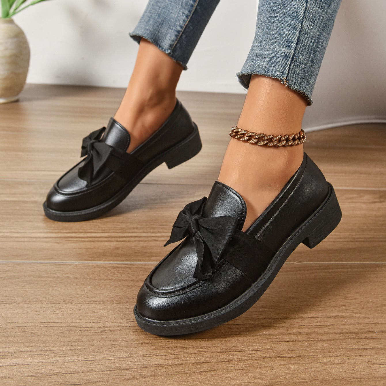 Ayora Women's Glossy Leather Moc-Toe Bow Loafer – Comfortable Platform Slip-On
