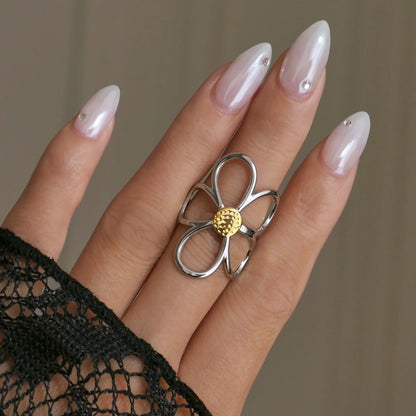 June Garden Daisy Ring