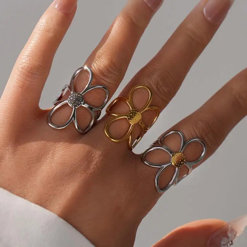 June Garden Daisy Ring