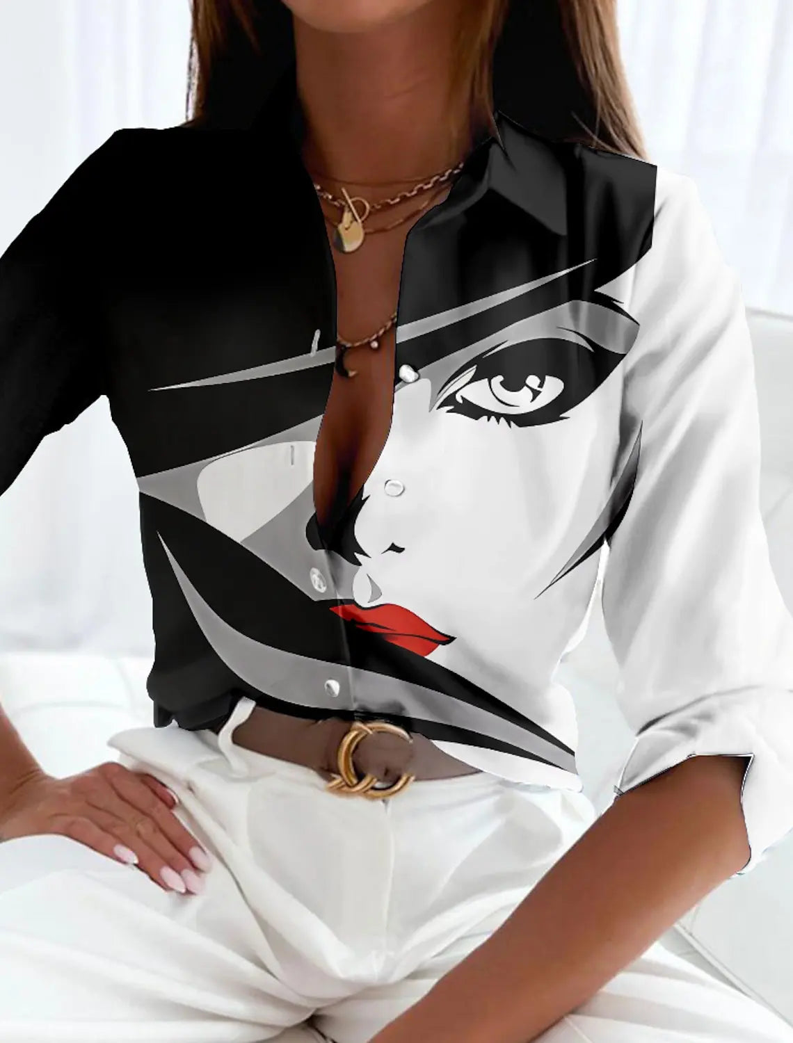 Women's Printed Blouse with Short Sleeves and Relaxed Fit