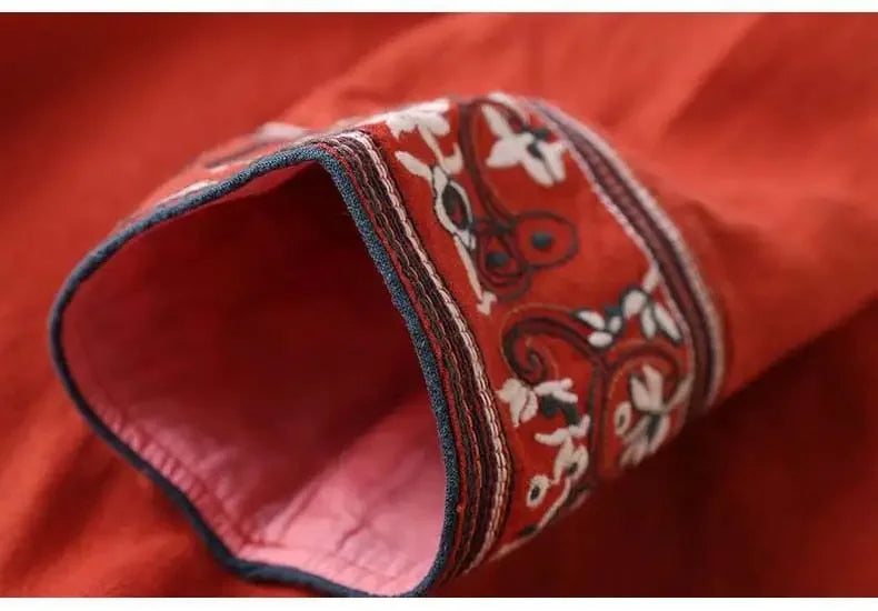 Women's Patterned Blouse with Relaxed Fit and Lightweight Fabric