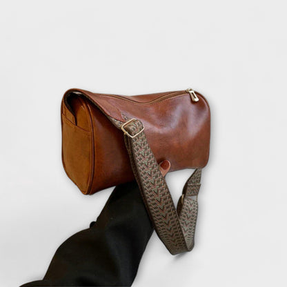 Women's Modern Shoulder Bag with Adjustable Strap and Versatile Design