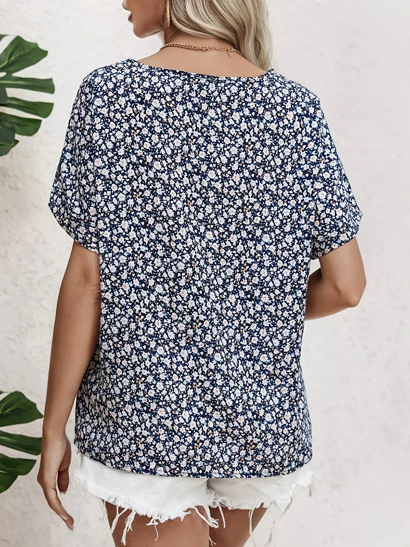 Women's Floral Print Blouse with Short Sleeves and Lightweight Fabric
