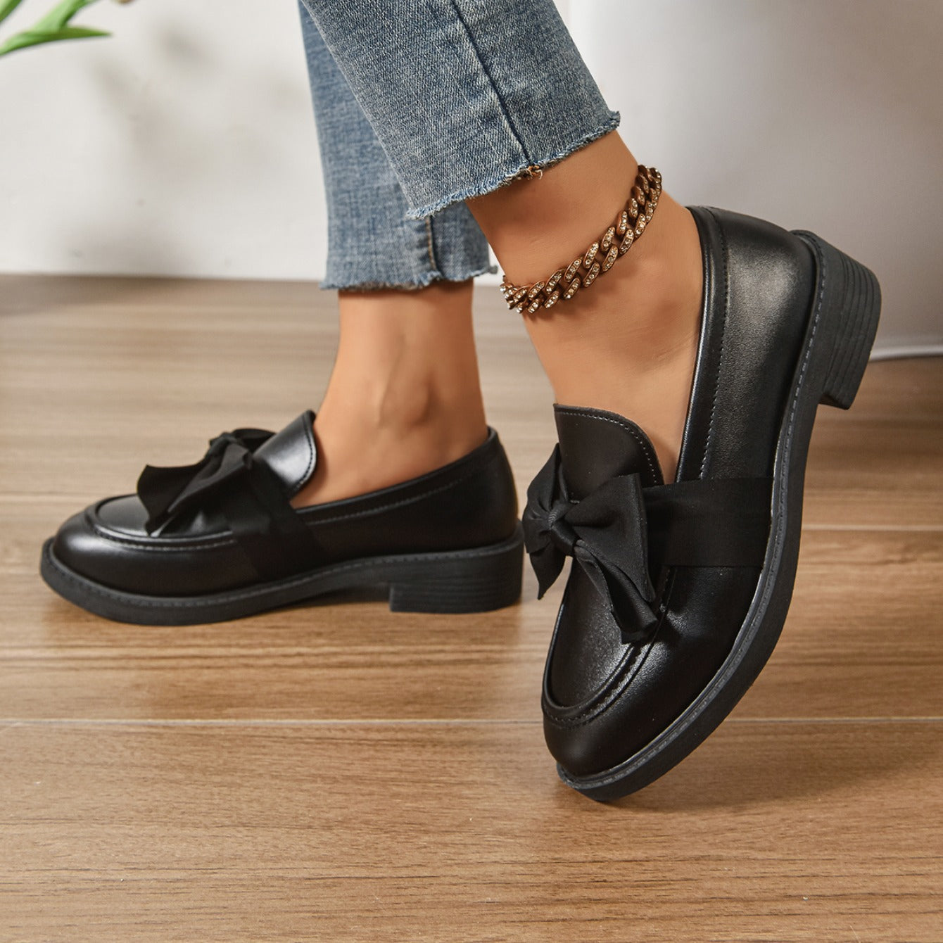 Ayora Women's Glossy Leather Moc-Toe Bow Loafer – Comfortable Platform Slip-On