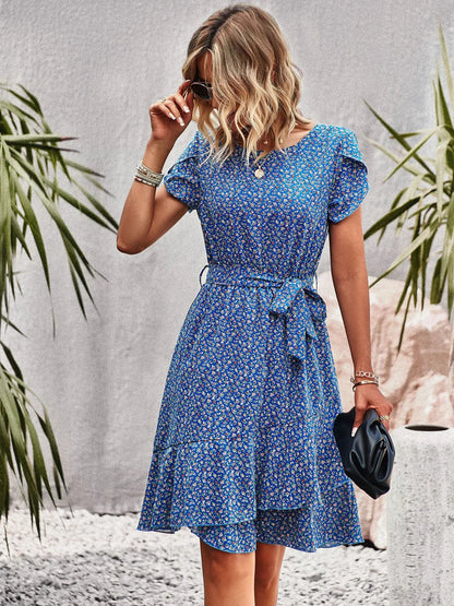 Women's Summer Dress with Sleeveless Design and Flowing Skirt