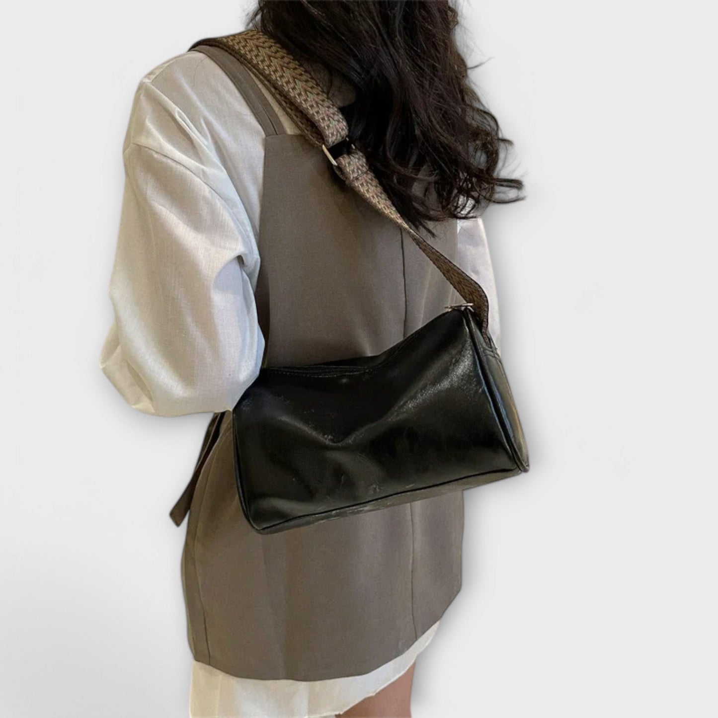 Women's Modern Shoulder Bag with Adjustable Strap and Versatile Design