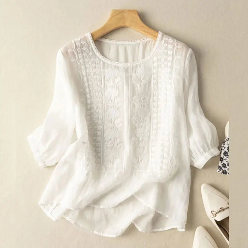 Women's Relaxed Blouse with Floral Print and Lightweight Fabric