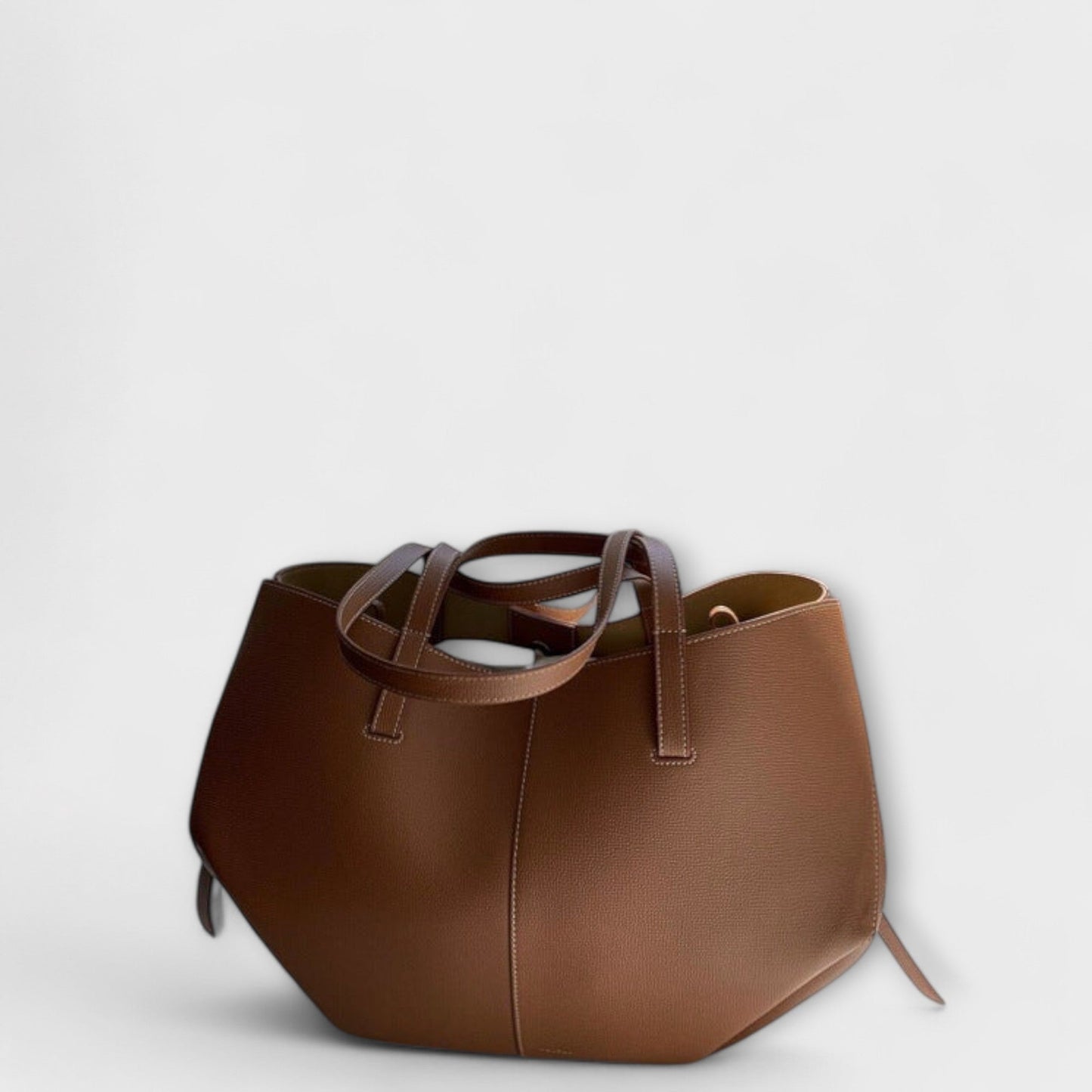 Women's Modern Handbag with Versatile Design and Spacious Interior
