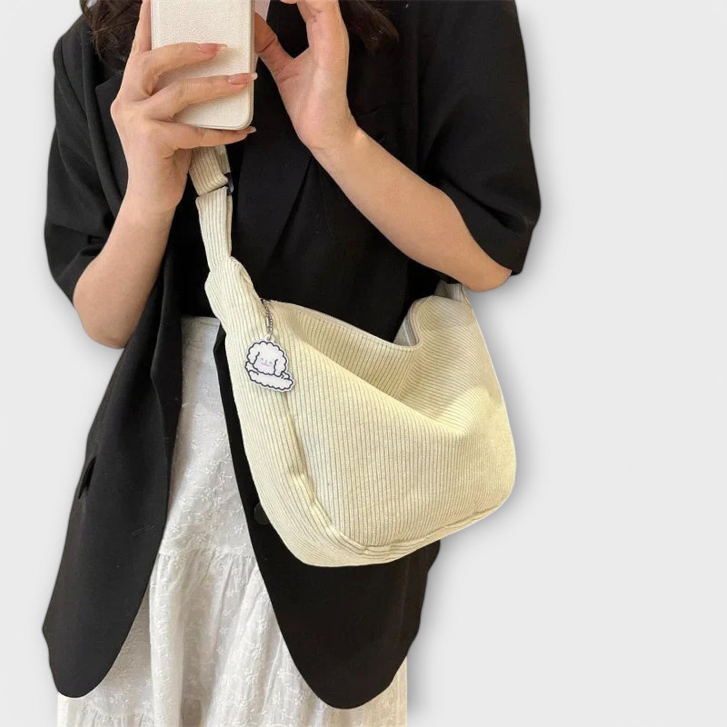 Women's Shoulder Bag with Elegant Shape and Versatile Design