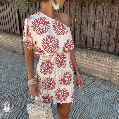 Flattering Silhouette Smoothing Lightweight Fabric For Summer Wedding Guest Dress