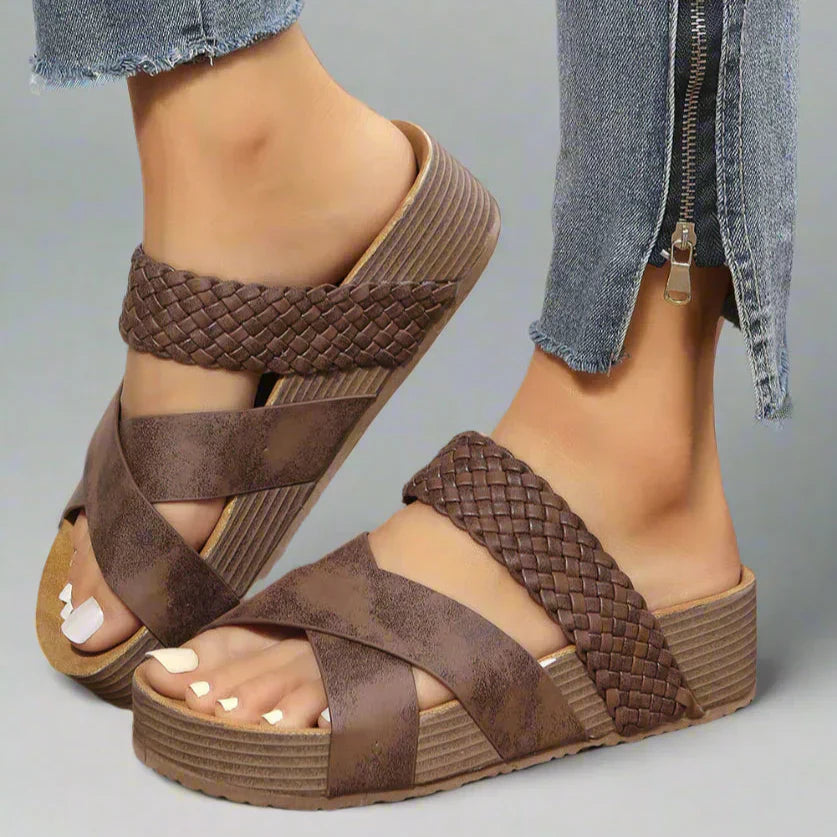 Women's Sandals with Arch Support and Adjustable Straps