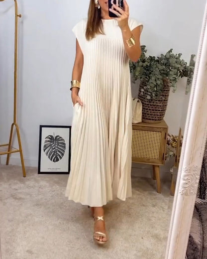 Women's Pleated Maxi Dress with Flowing Design and Versatile Style