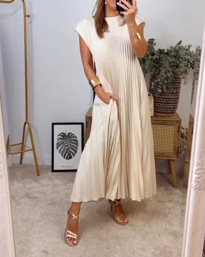 Women's Pleated Maxi Dress with Flowing Design and Versatile Style