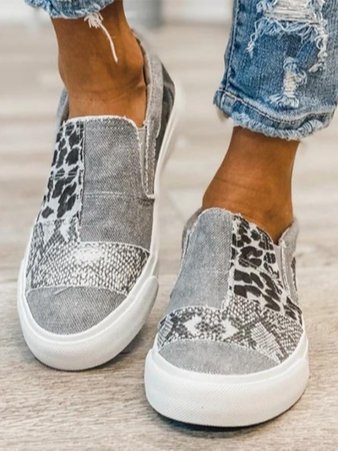Women's Slip-On Shoes with Supportive Insole and Easy Fit