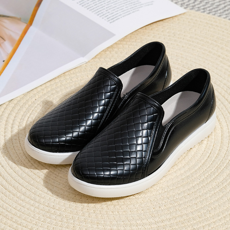 Women's Supportive Style Loafers with Cushioned Insole and Slip-On Design