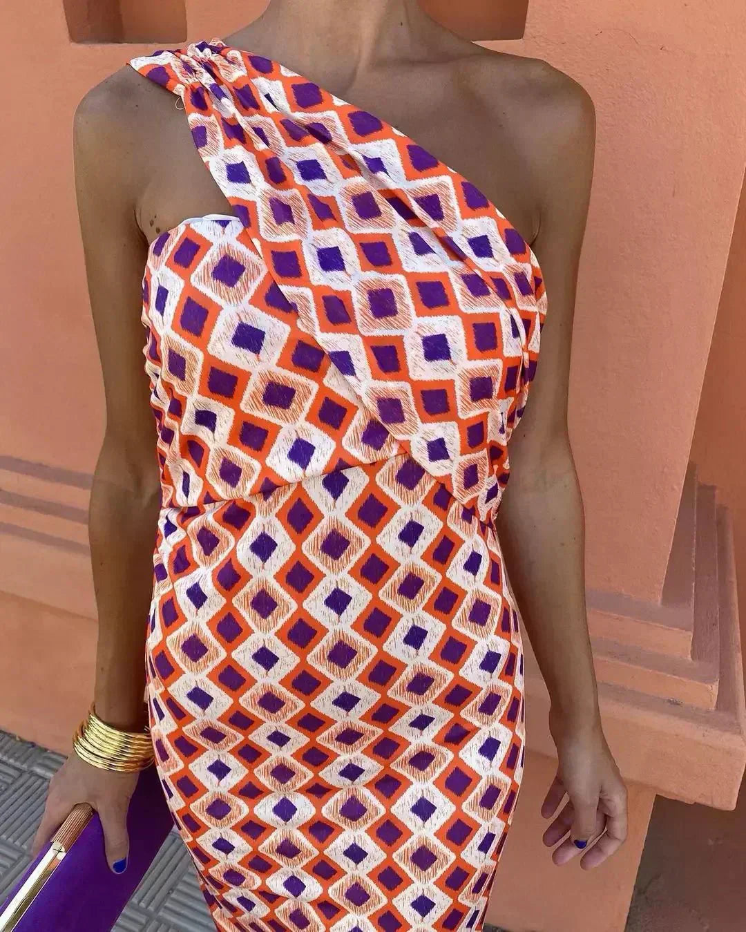 Women's One Shoulder Asymmetric Dress with Elegant Design and Versatile Style