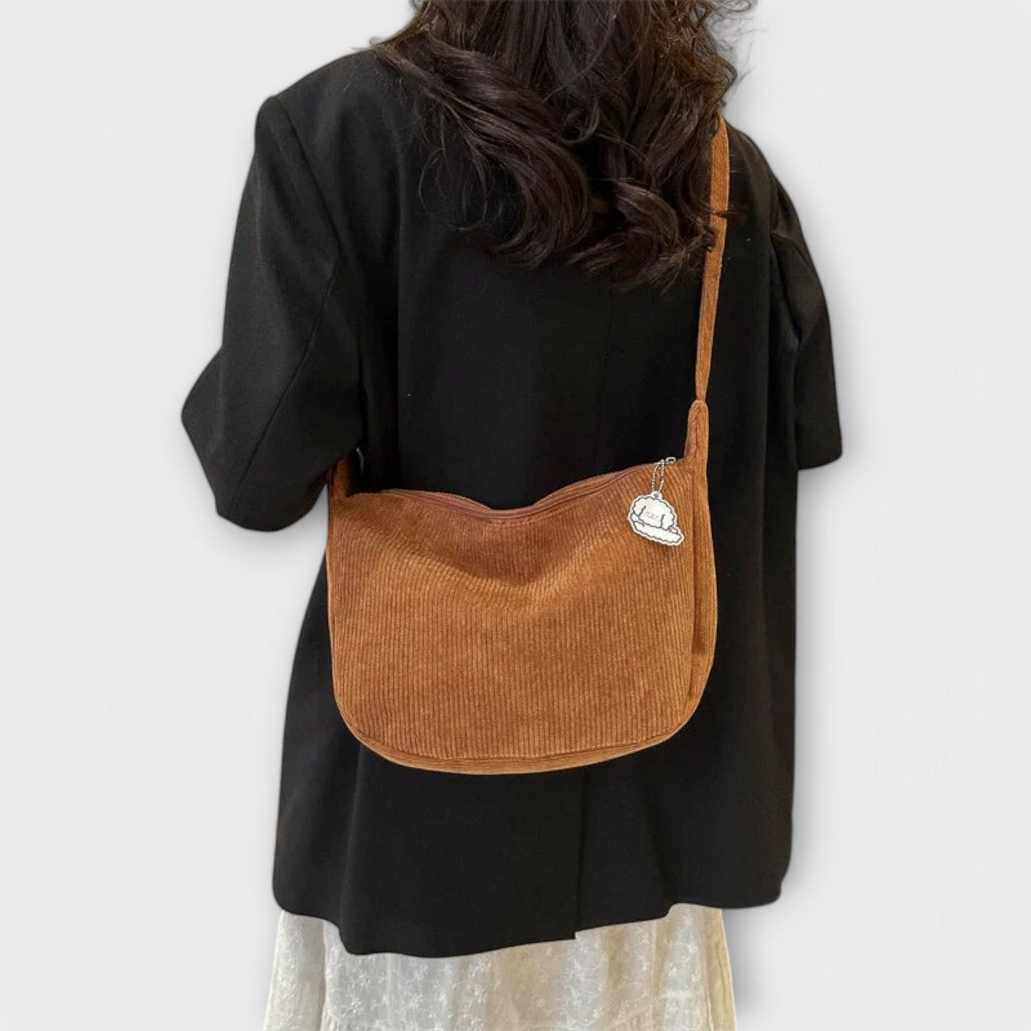 Women's Shoulder Bag with Elegant Shape and Versatile Design