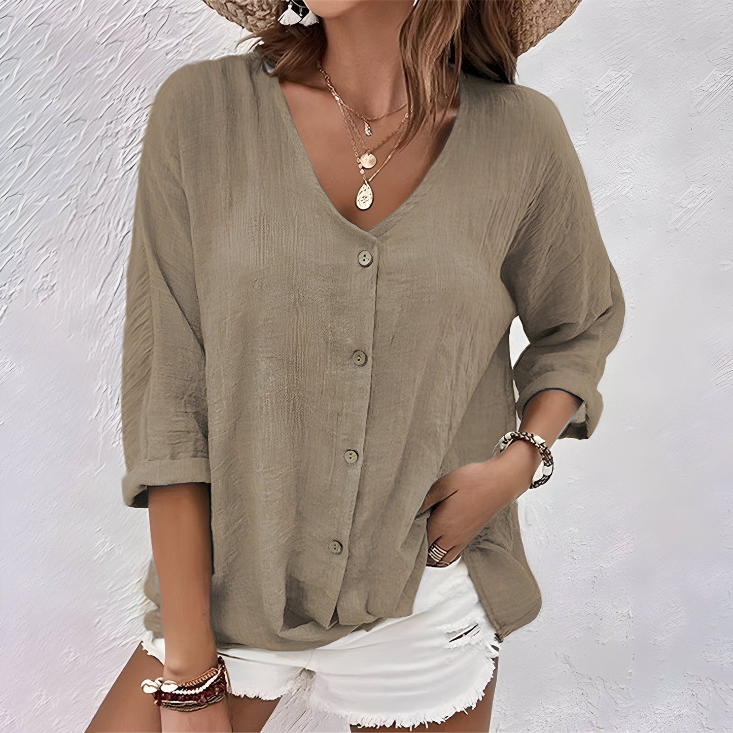Women's Button-Up Blouse with Relaxed Fit and Breathable Fabric