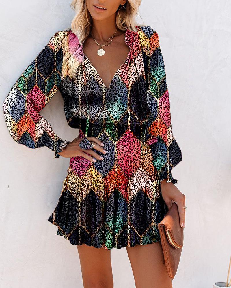 Effortlessly Chic V-Neck Floral Print Smocked Waist Tiered Ruffle Hem Accent Dress