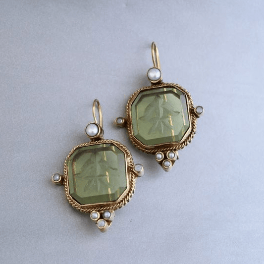 Women's Vintage-Inspired Pearl Earrings with Green Accents and Classic Design