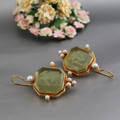 Women's Vintage-Inspired Pearl Earrings with Green Accents and Classic Design